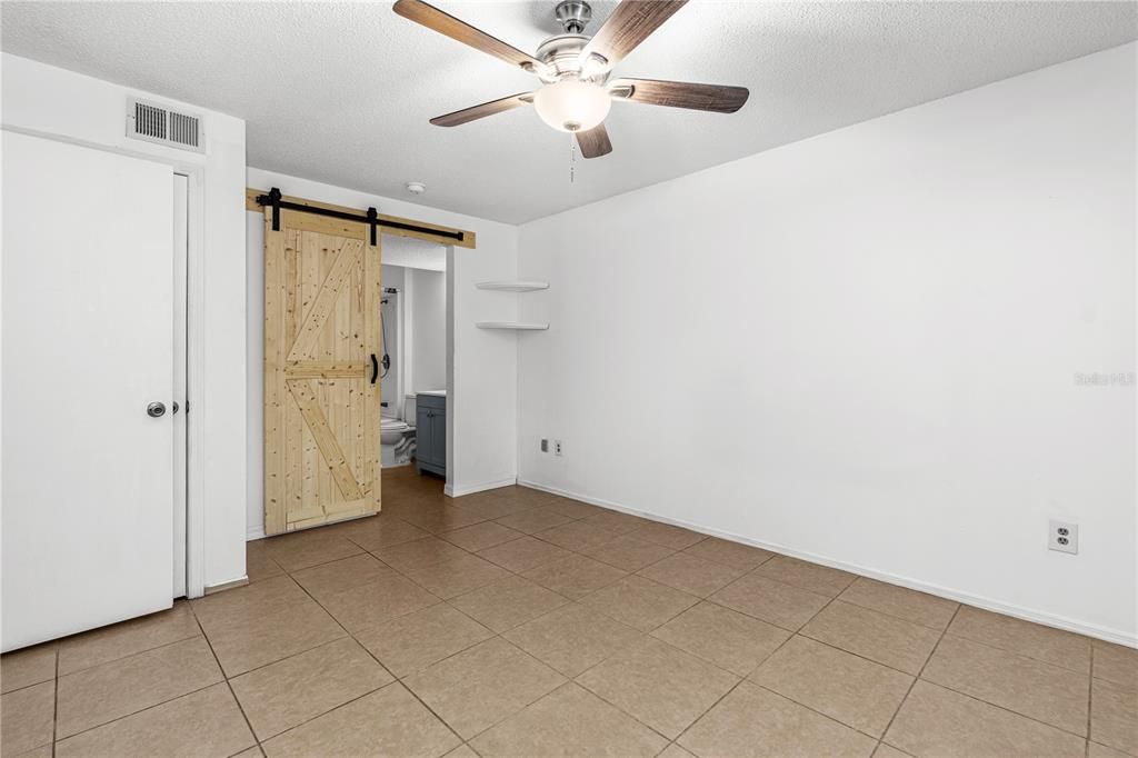 На продажу: $125,000 (1 спален, 1 ванн, 630 Квадратных фут)