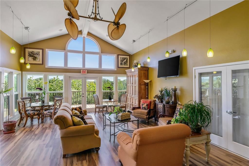 На продажу: $125,000 (1 спален, 1 ванн, 630 Квадратных фут)