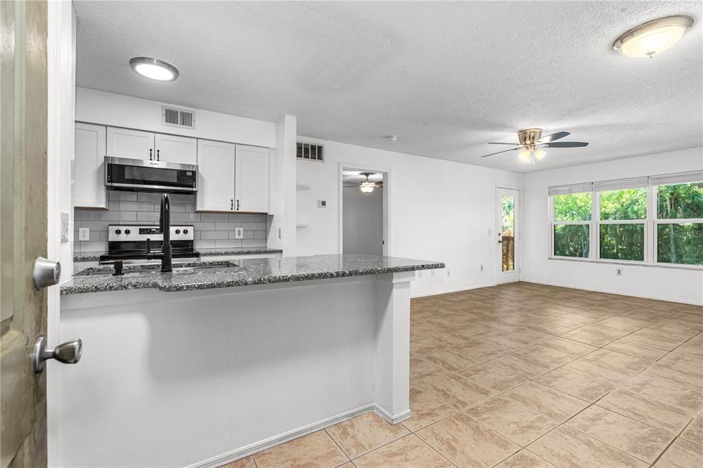 На продажу: $125,000 (1 спален, 1 ванн, 630 Квадратных фут)