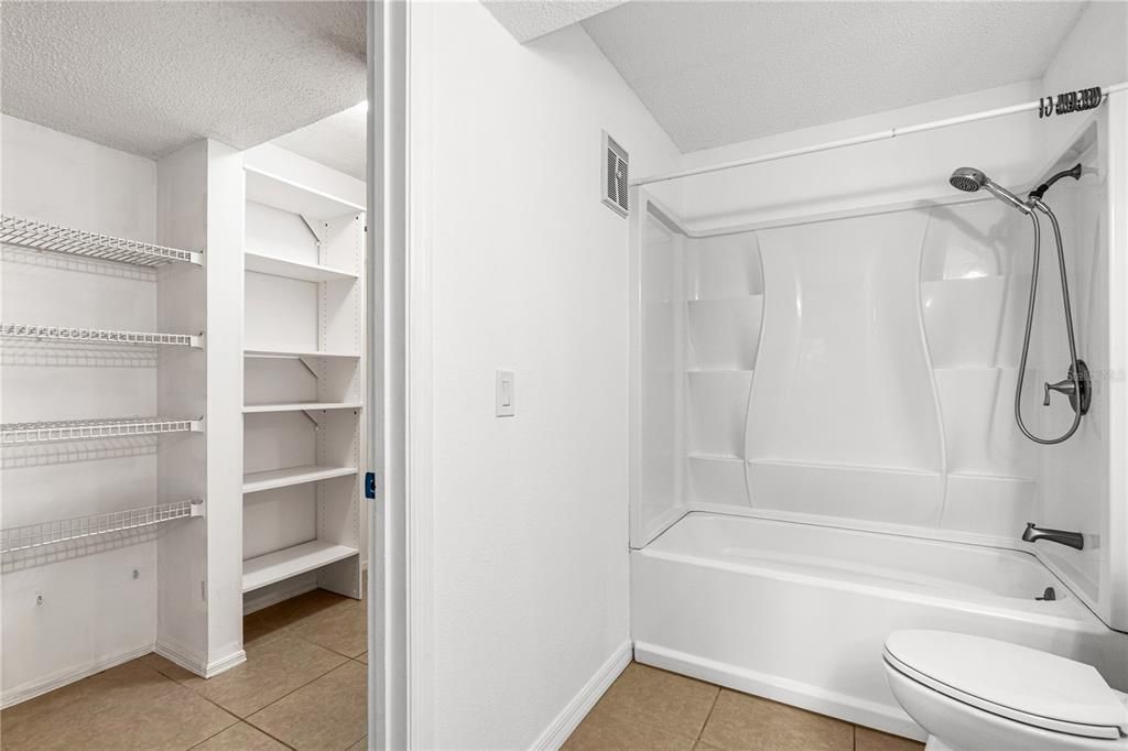 На продажу: $125,000 (1 спален, 1 ванн, 630 Квадратных фут)