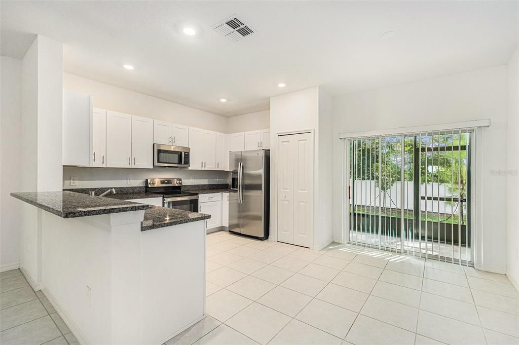 待售: $325,000 (3 贝兹, 2 浴室, 1634 平方英尺)