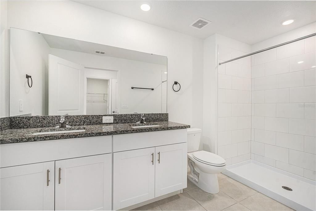 待售: $325,000 (3 贝兹, 2 浴室, 1634 平方英尺)