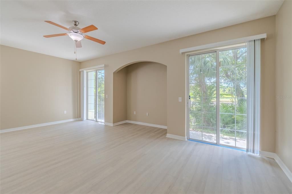 Active With Contract: $270,000 (3 beds, 2 baths, 1864 Square Feet)