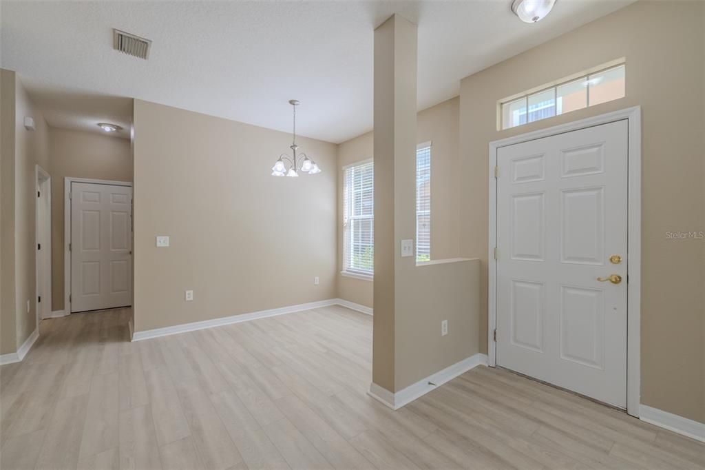 Active With Contract: $270,000 (3 beds, 2 baths, 1864 Square Feet)