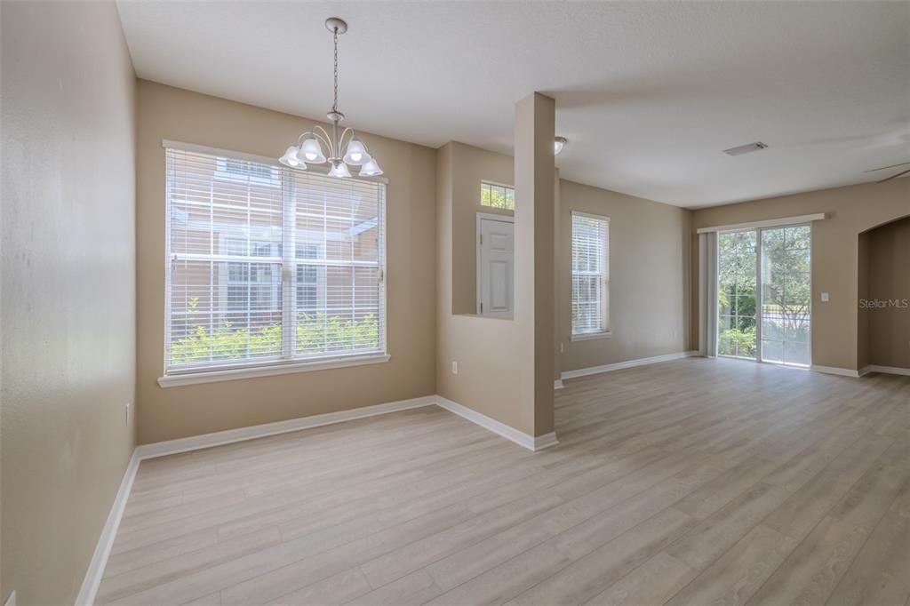 Active With Contract: $270,000 (3 beds, 2 baths, 1864 Square Feet)