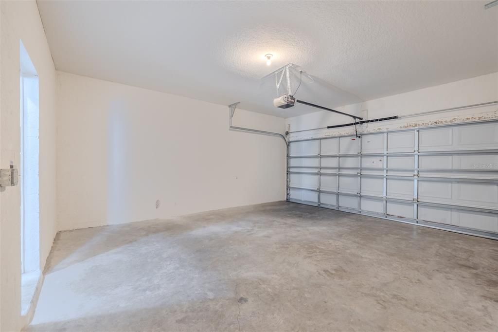 Active With Contract: $270,000 (3 beds, 2 baths, 1864 Square Feet)