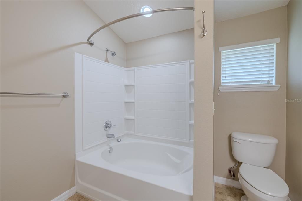 Active With Contract: $270,000 (3 beds, 2 baths, 1864 Square Feet)