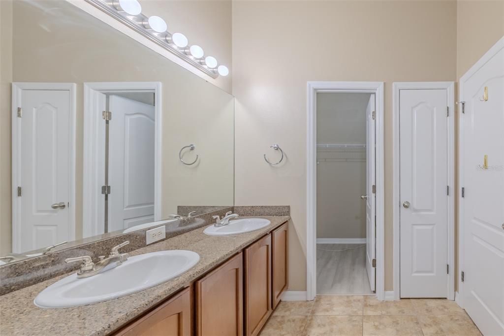 Active With Contract: $270,000 (3 beds, 2 baths, 1864 Square Feet)