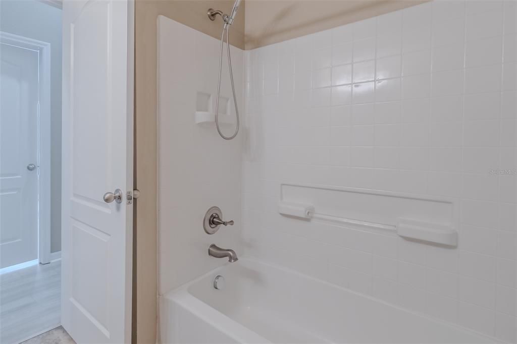 Active With Contract: $270,000 (3 beds, 2 baths, 1864 Square Feet)