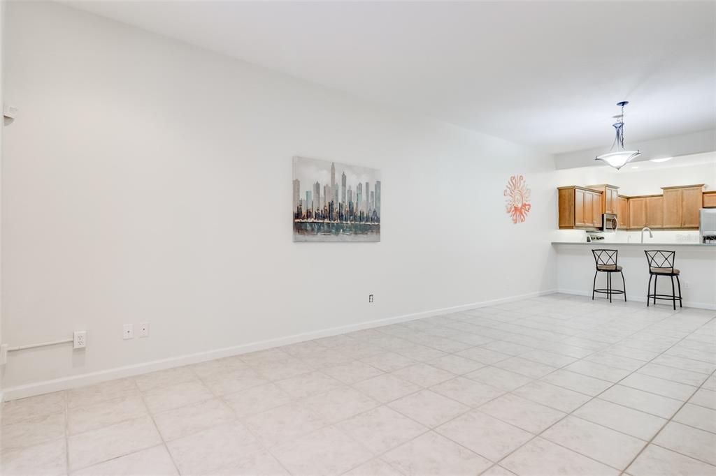 На продажу: $265,000 (2 спален, 2 ванн, 1393 Квадратных фут)