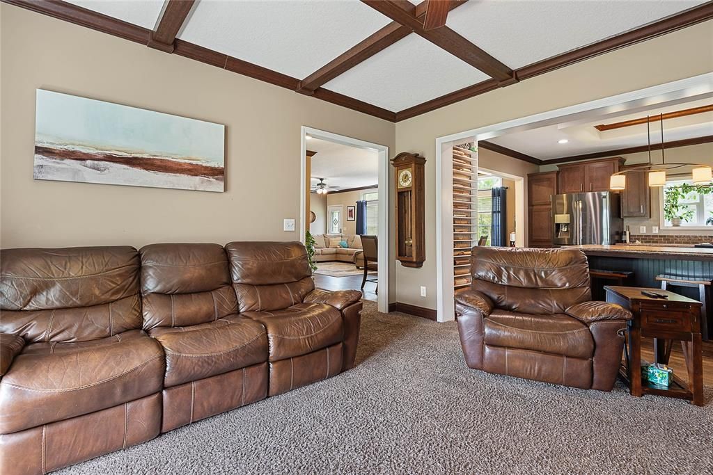 На продажу: $399,000 (4 спален, 2 ванн, 2295 Квадратных фут)