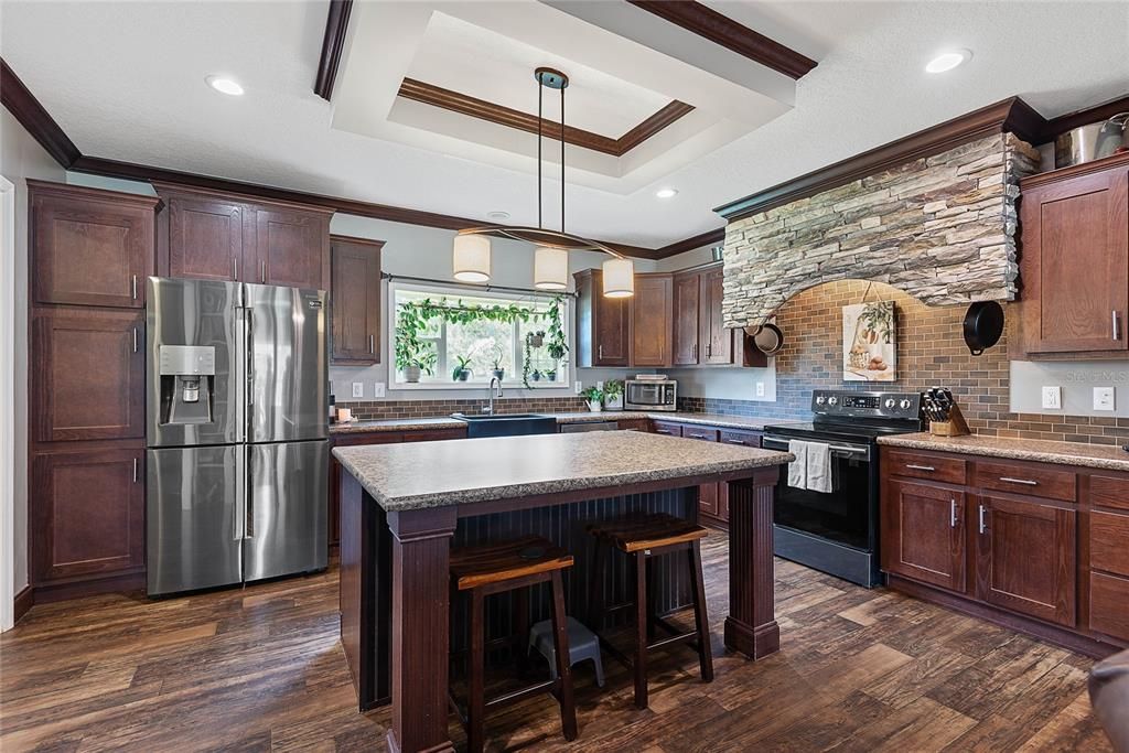 На продажу: $399,000 (4 спален, 2 ванн, 2295 Квадратных фут)