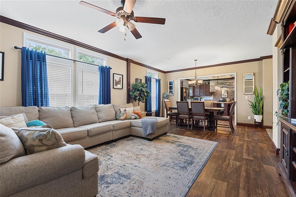 На продажу: $399,000 (4 спален, 2 ванн, 2295 Квадратных фут)