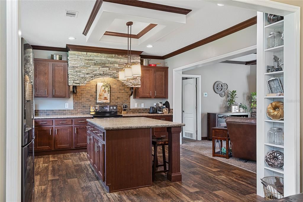 На продажу: $399,000 (4 спален, 2 ванн, 2295 Квадратных фут)