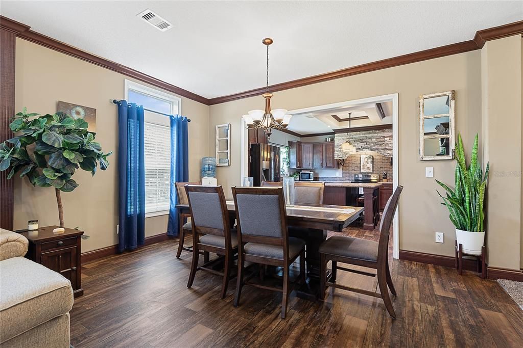 На продажу: $399,000 (4 спален, 2 ванн, 2295 Квадратных фут)