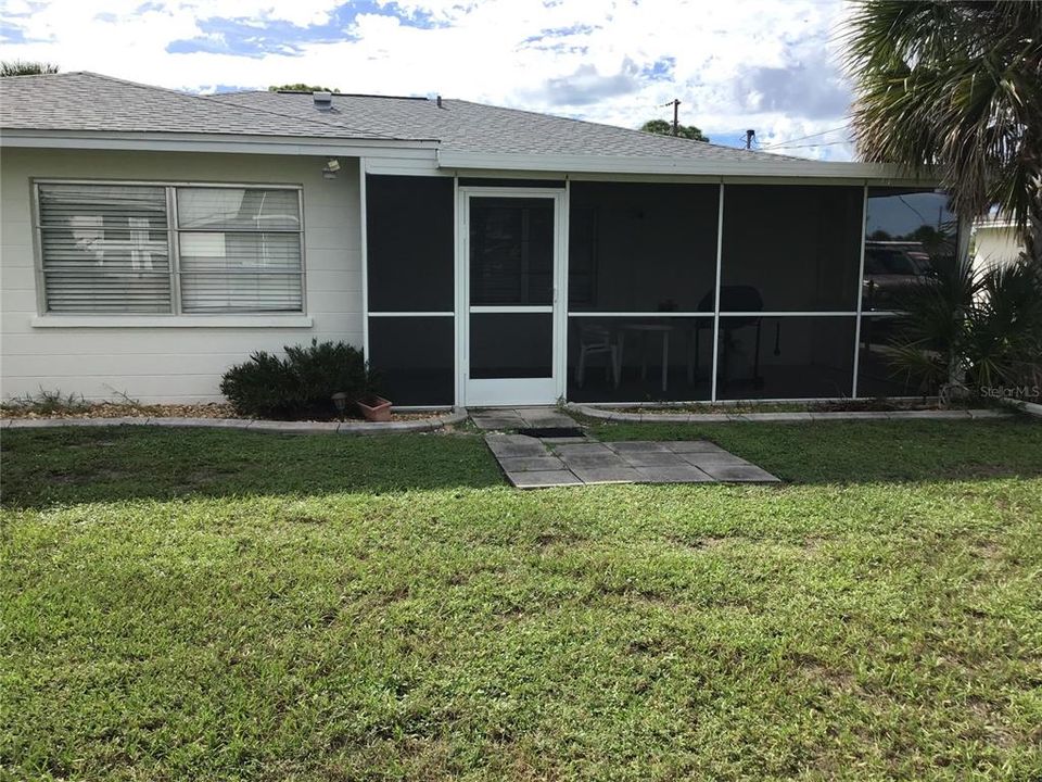 合同活跃: $229,000 (2 贝兹, 2 浴室, 1283 平方英尺)