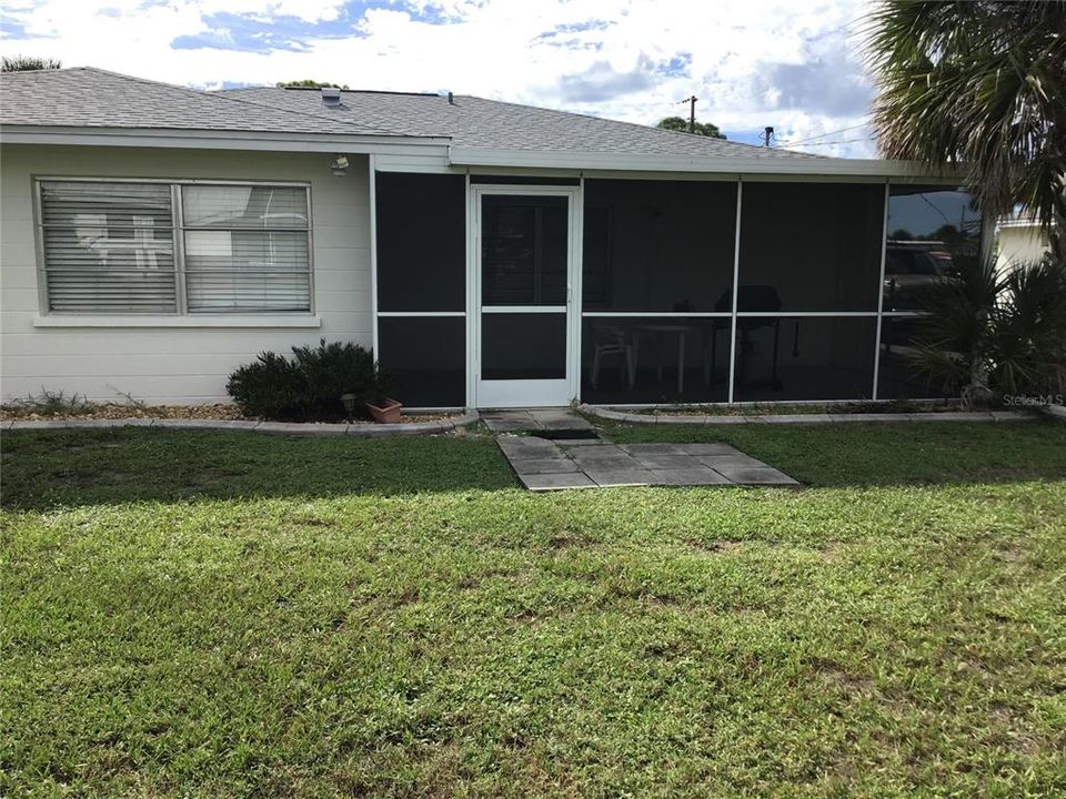 合同活跃: $229,000 (2 贝兹, 2 浴室, 1283 平方英尺)