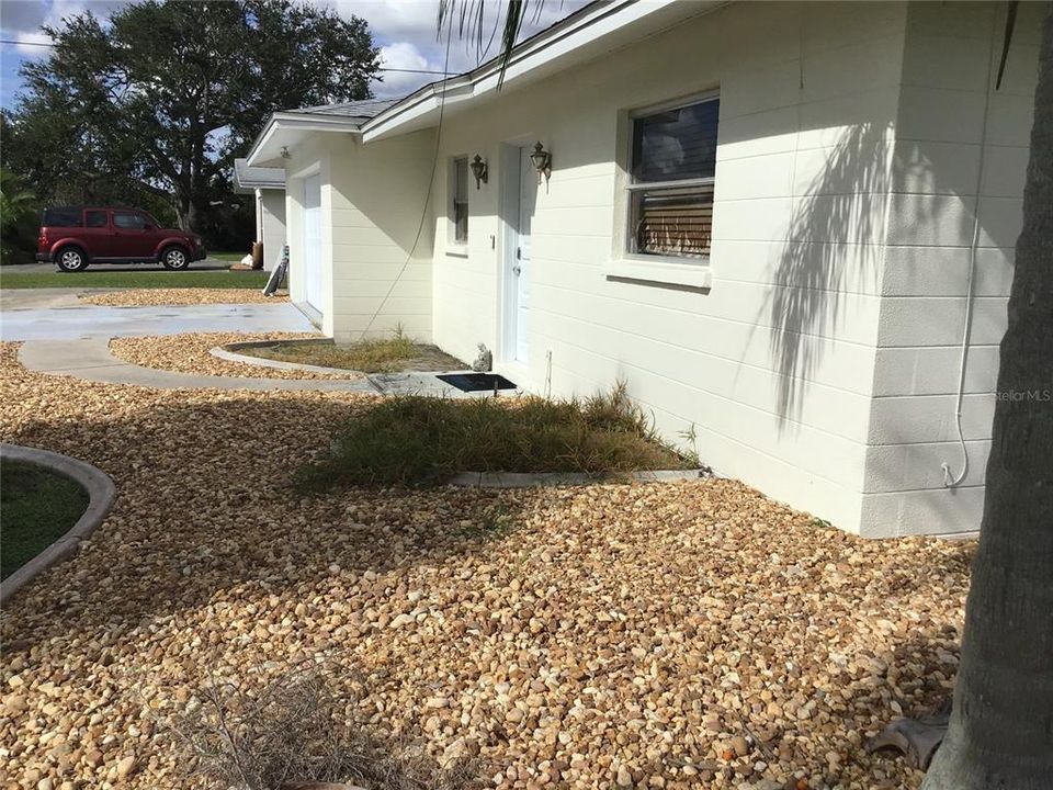 合同活跃: $229,000 (2 贝兹, 2 浴室, 1283 平方英尺)