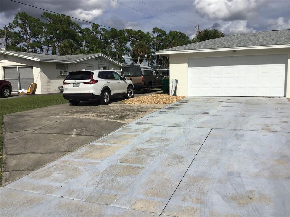 合同活跃: $229,000 (2 贝兹, 2 浴室, 1283 平方英尺)