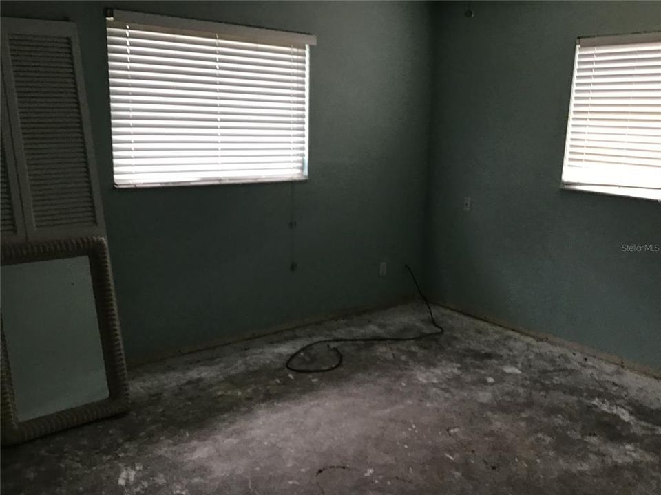 合同活跃: $229,000 (2 贝兹, 2 浴室, 1283 平方英尺)