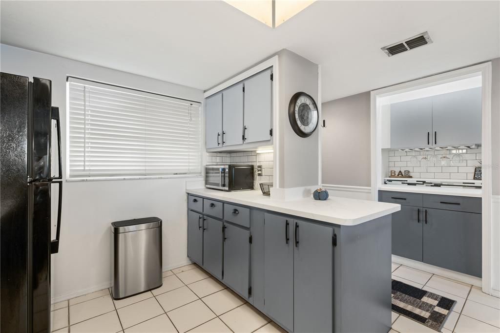 На продажу: $166,500 (2 спален, 2 ванн, 1064 Квадратных фут)