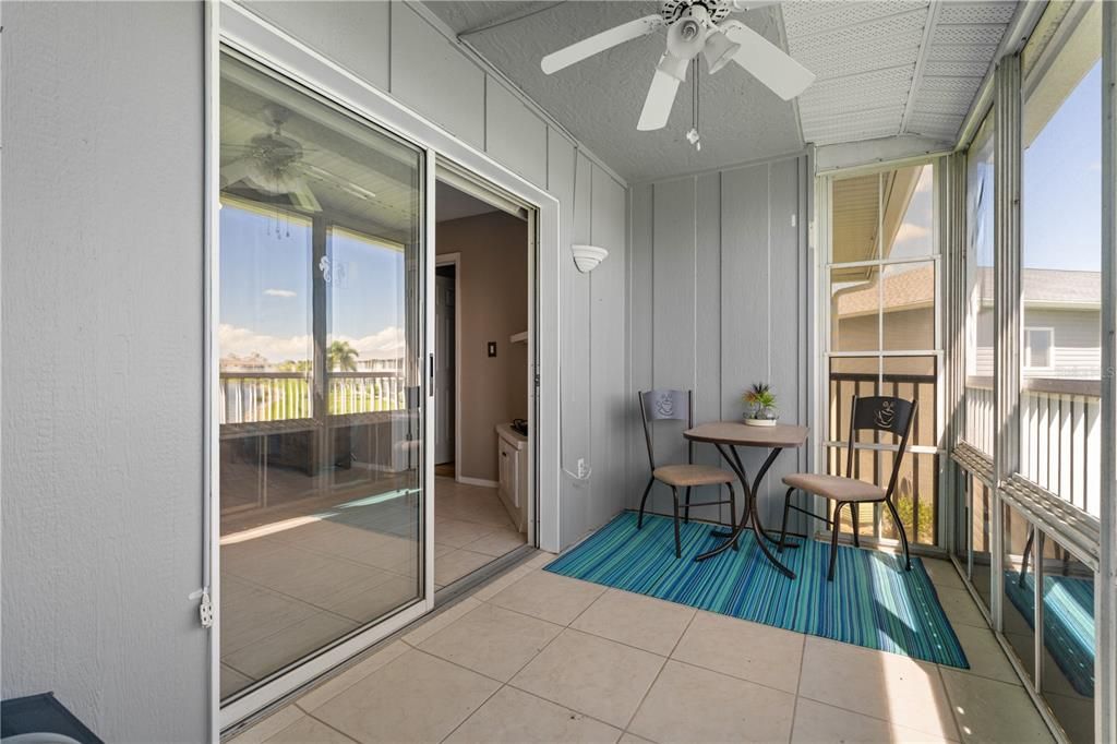 На продажу: $166,500 (2 спален, 2 ванн, 1064 Квадратных фут)