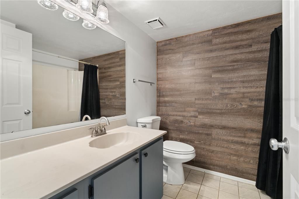 На продажу: $166,500 (2 спален, 2 ванн, 1064 Квадратных фут)