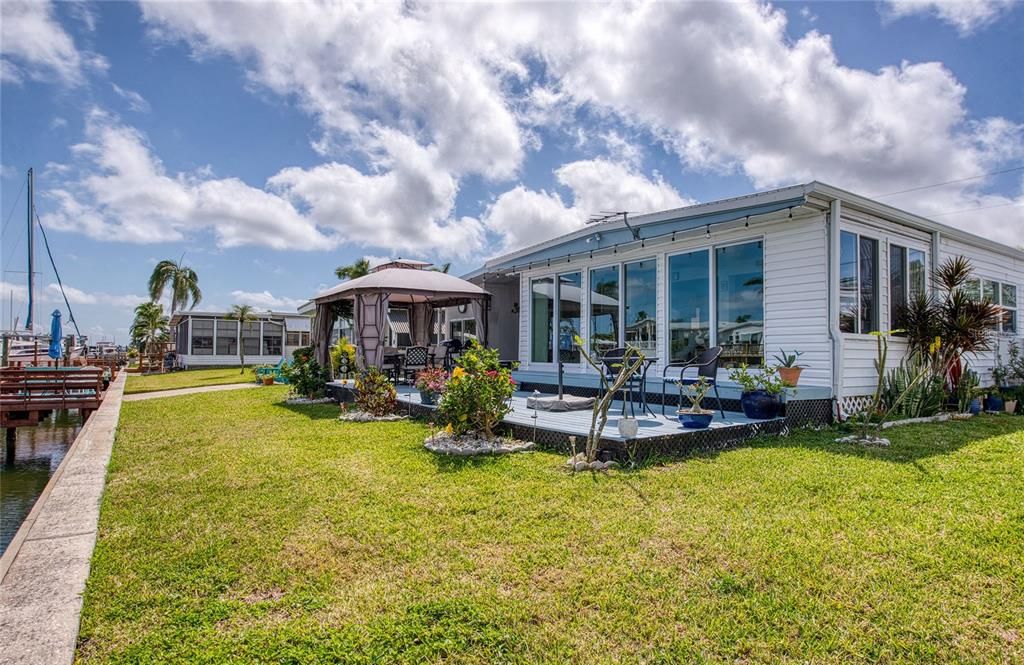 En Venta: $299,999 (2 camas, 2 baños, 1036 Pies cuadrados)