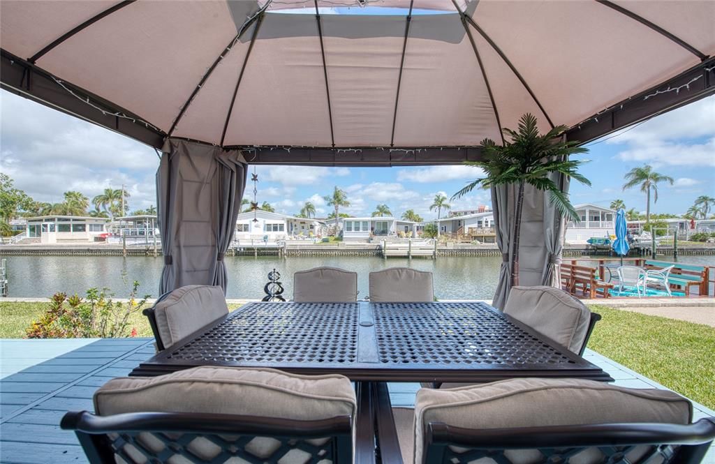 En Venta: $299,999 (2 camas, 2 baños, 1036 Pies cuadrados)