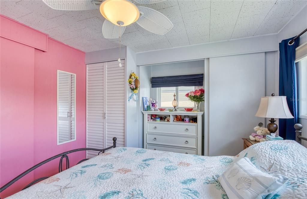 En Venta: $299,999 (2 camas, 2 baños, 1036 Pies cuadrados)