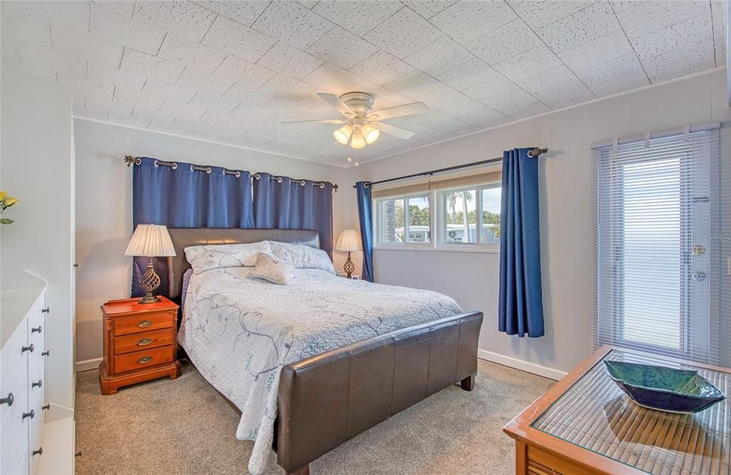 En Venta: $299,999 (2 camas, 2 baños, 1036 Pies cuadrados)