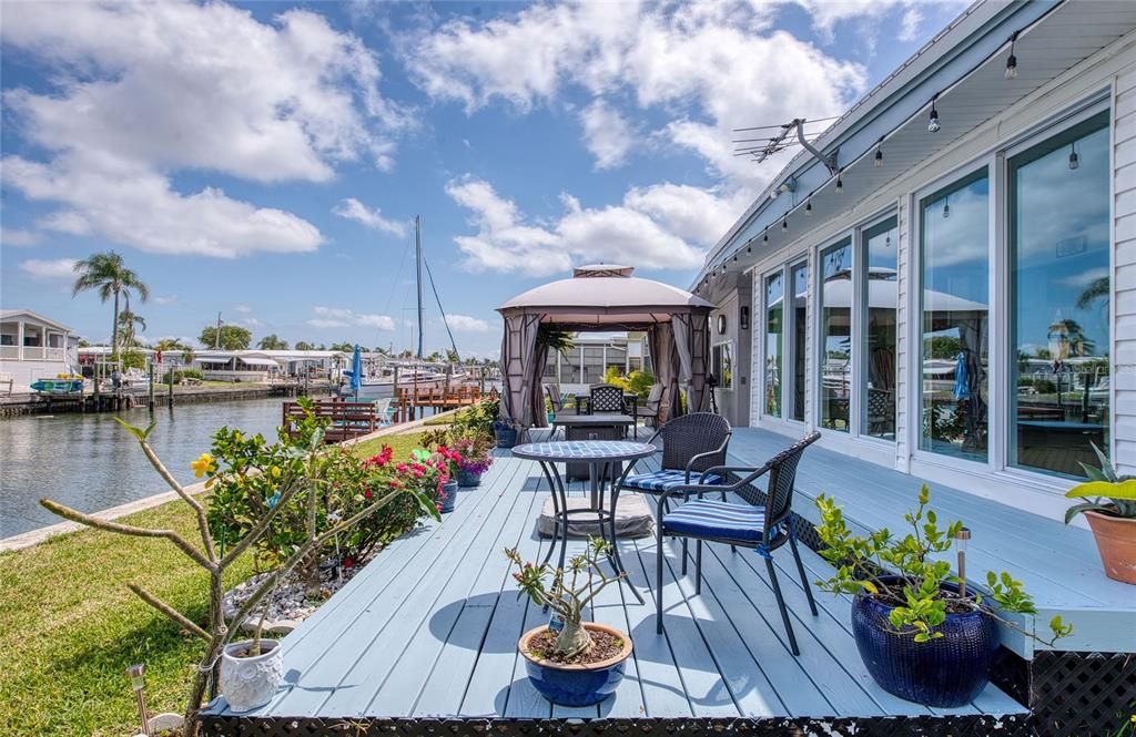 En Venta: $299,999 (2 camas, 2 baños, 1036 Pies cuadrados)