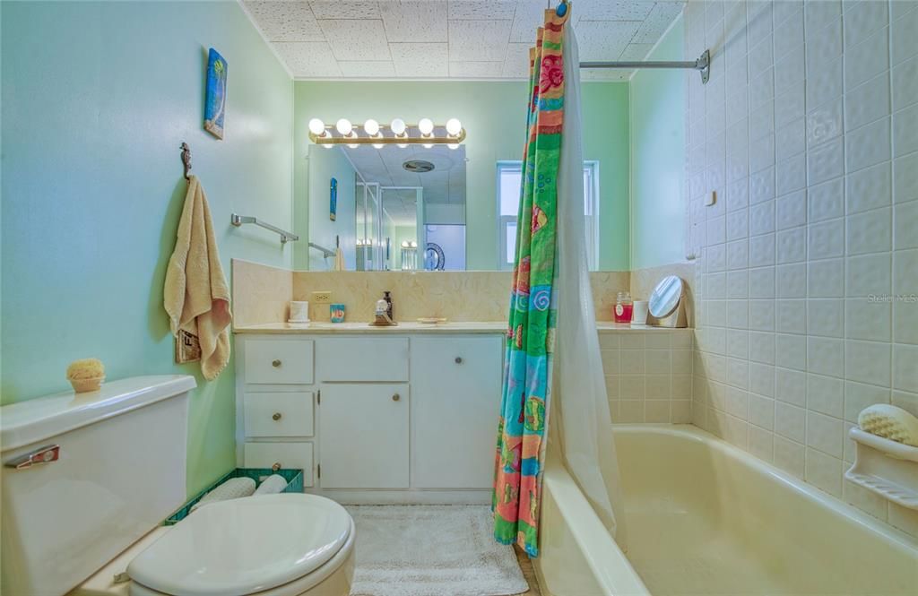 En Venta: $299,999 (2 camas, 2 baños, 1036 Pies cuadrados)