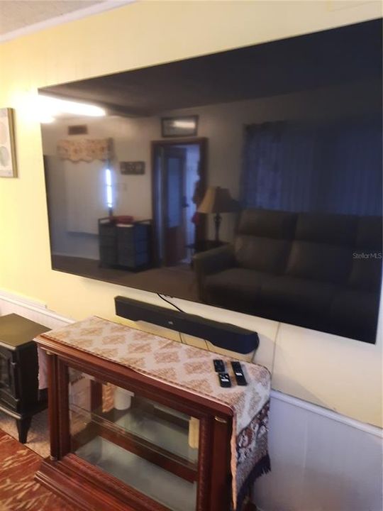 For Sale: $18,000 (1 beds, 1 baths, 620 Square Feet)