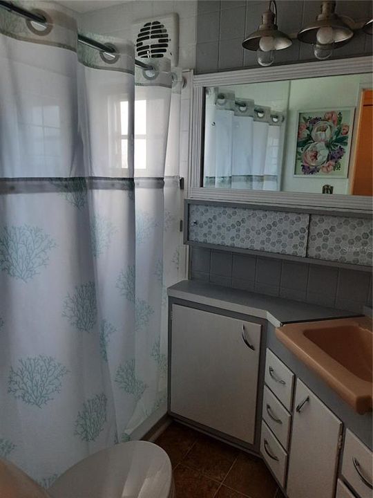 For Sale: $18,000 (1 beds, 1 baths, 620 Square Feet)