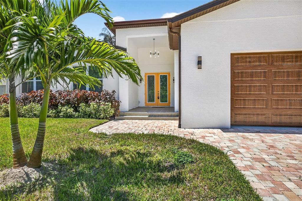 For Sale: $975,000 (4 beds, 3 baths, 3000 Square Feet)