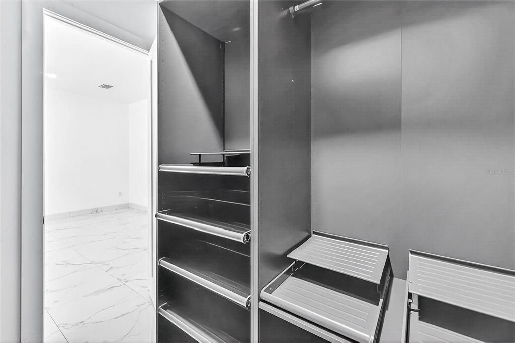 For Sale: $975,000 (4 beds, 3 baths, 3000 Square Feet)