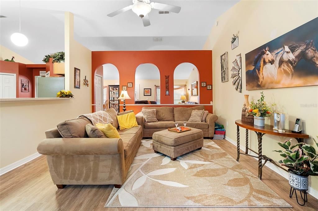 На продажу: $509,000 (4 спален, 2 ванн, 2256 Квадратных фут)