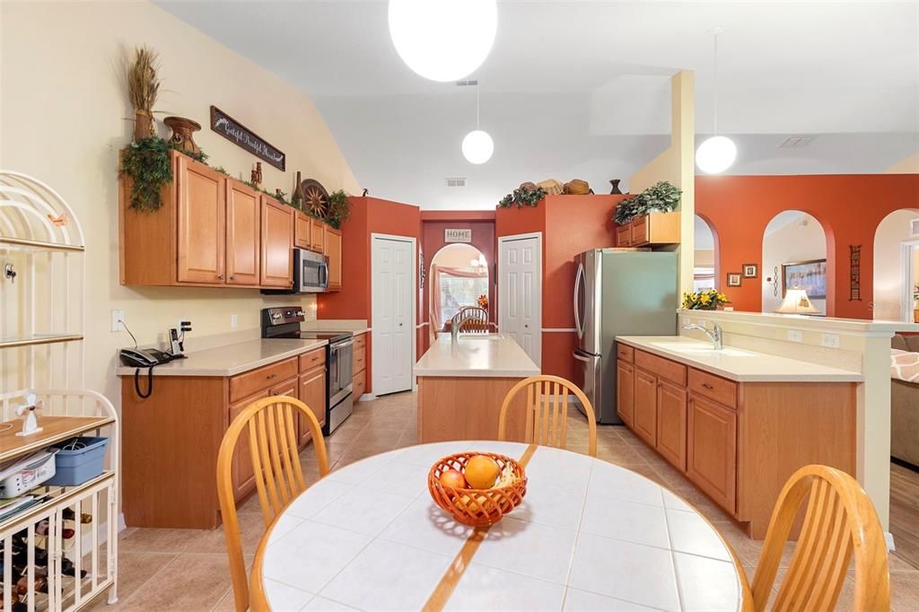 На продажу: $509,000 (4 спален, 2 ванн, 2256 Квадратных фут)