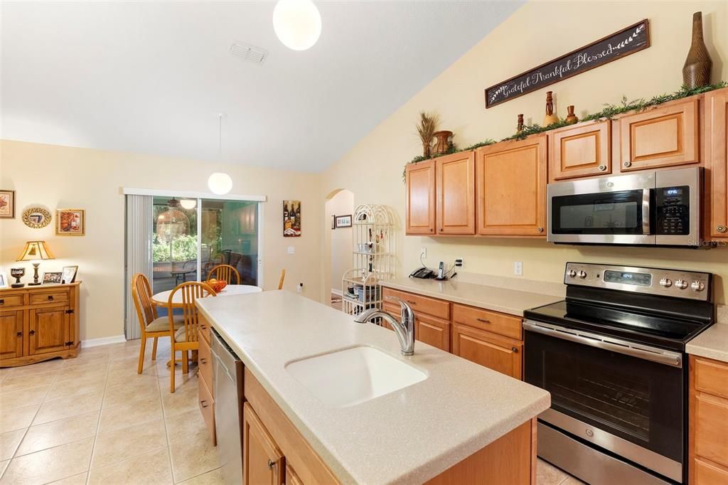 На продажу: $509,000 (4 спален, 2 ванн, 2256 Квадратных фут)