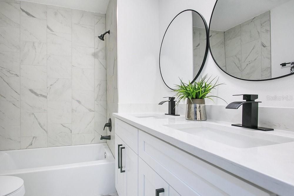 合同活跃: $399,900 (3 贝兹, 2 浴室, 1689 平方英尺)