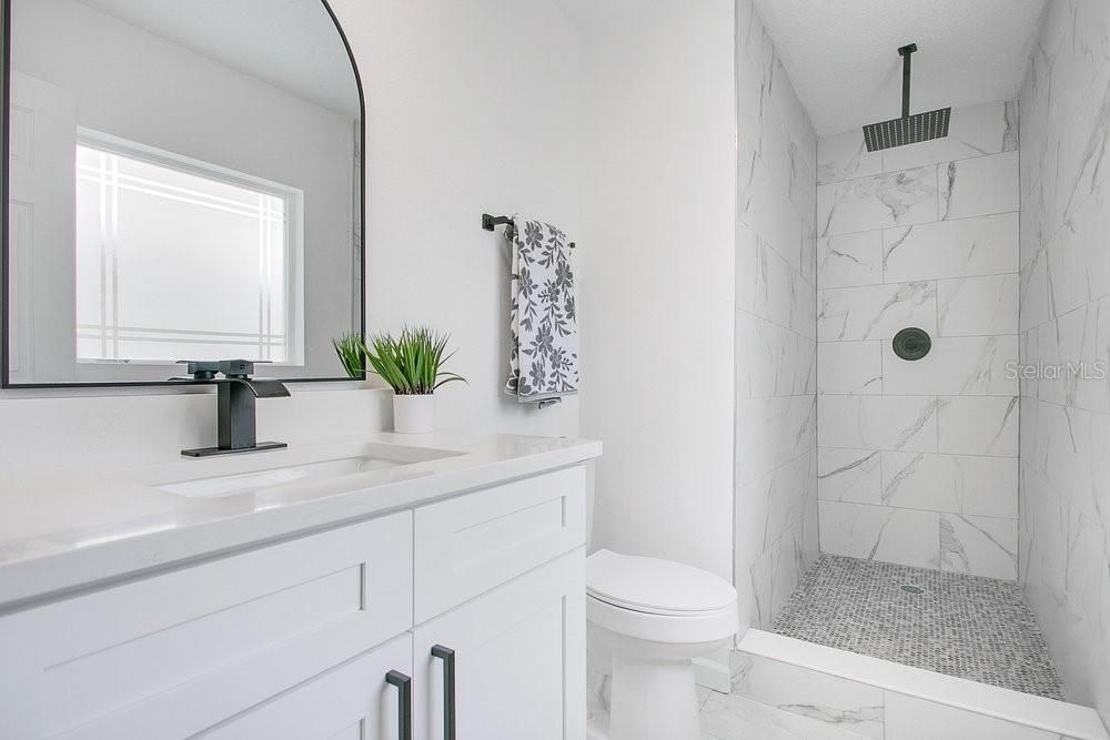 合同活跃: $399,900 (3 贝兹, 2 浴室, 1689 平方英尺)