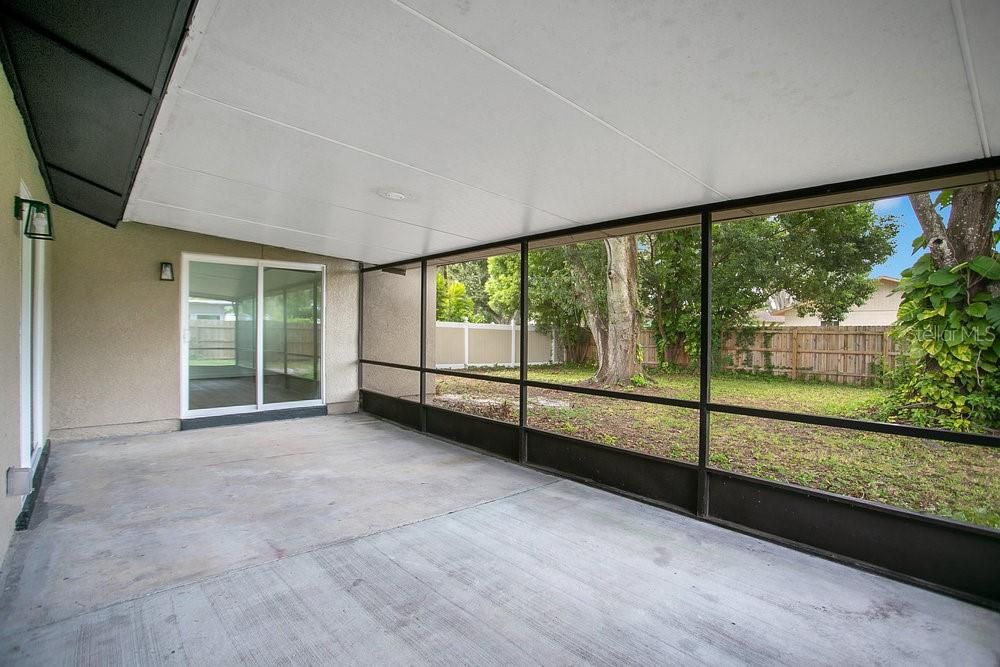 合同活跃: $399,900 (3 贝兹, 2 浴室, 1689 平方英尺)