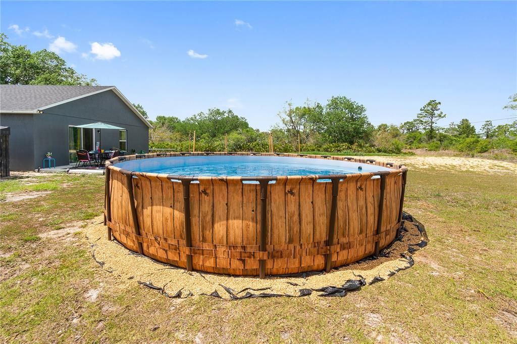 For Sale: $312,900 (5 beds, 2 baths, 1709 Square Feet)