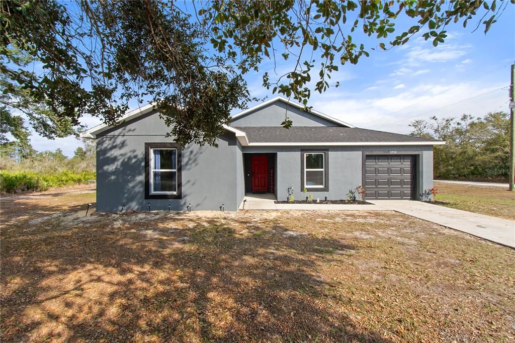 For Sale: $312,900 (5 beds, 2 baths, 1709 Square Feet)