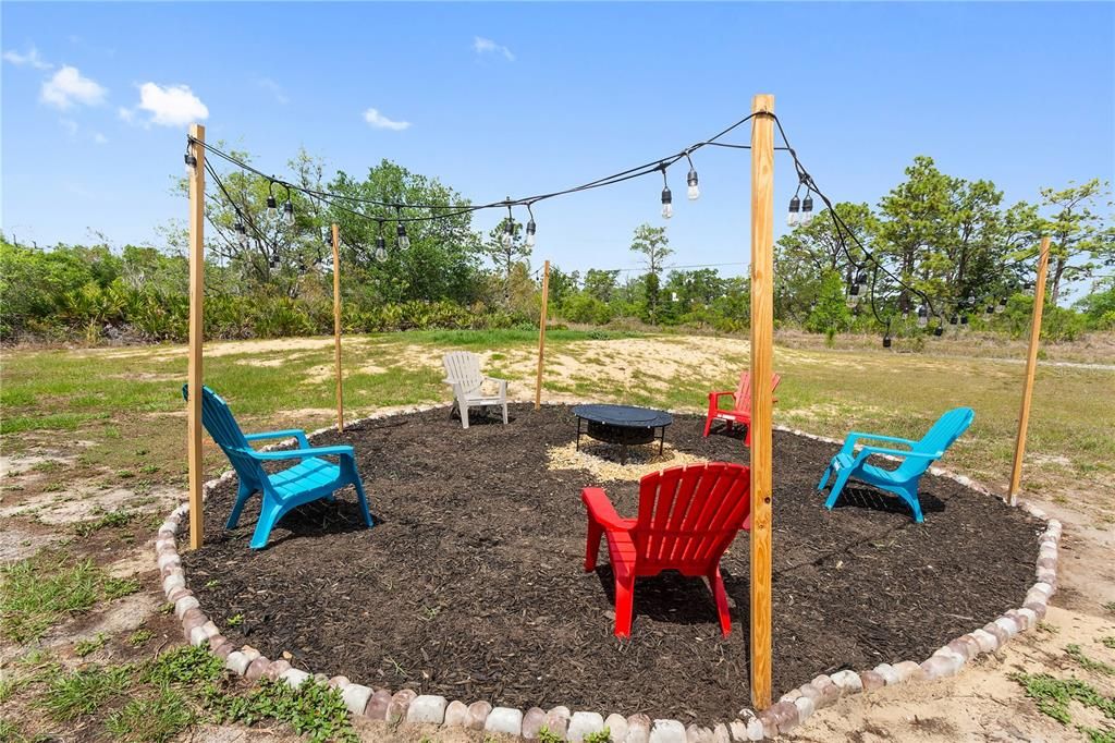 For Sale: $312,900 (5 beds, 2 baths, 1709 Square Feet)