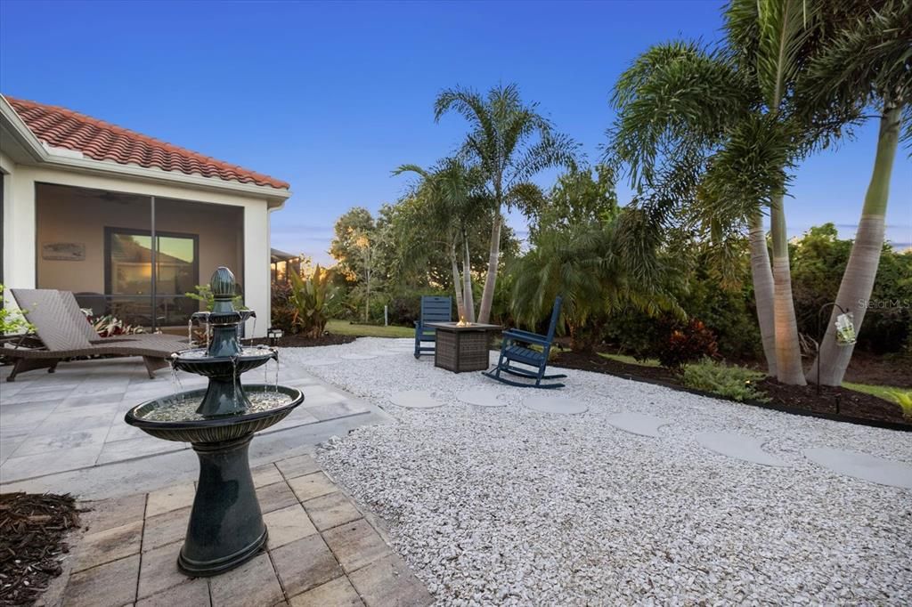 合同活跃: $744,000 (3 贝兹, 3 浴室, 2563 平方英尺)