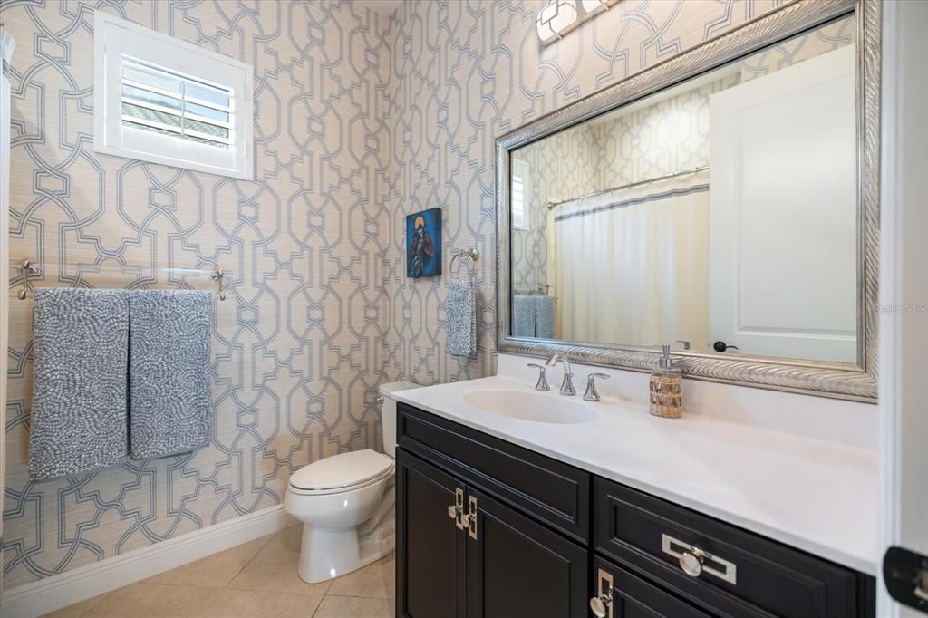 合同活跃: $744,000 (3 贝兹, 3 浴室, 2563 平方英尺)