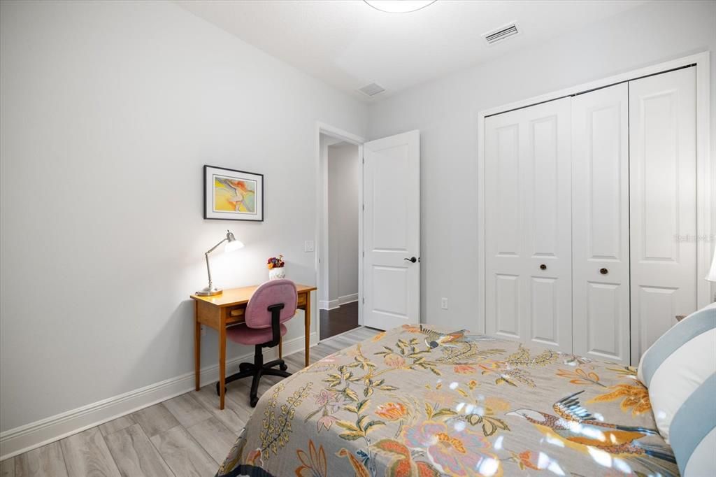 合同活跃: $744,000 (3 贝兹, 3 浴室, 2563 平方英尺)