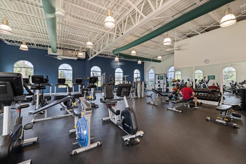 合同活跃: $744,000 (3 贝兹, 3 浴室, 2563 平方英尺)